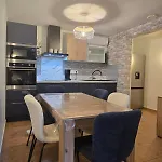 Renove Pour 6 Pers Equipe Dans Piscine & Apartment Serra-di-Ferro (Corsica)