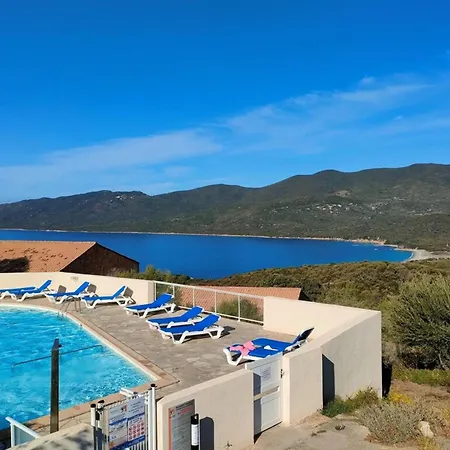 Rénové Pour 6 Pers équipé Dans Résidence Piscine&mer Serra-di-Ferro (Corsica)