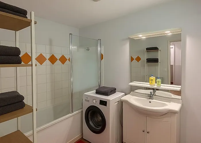 Appartement Rénové Pour 6 Pers équipé Dans Résidence Piscine&mer